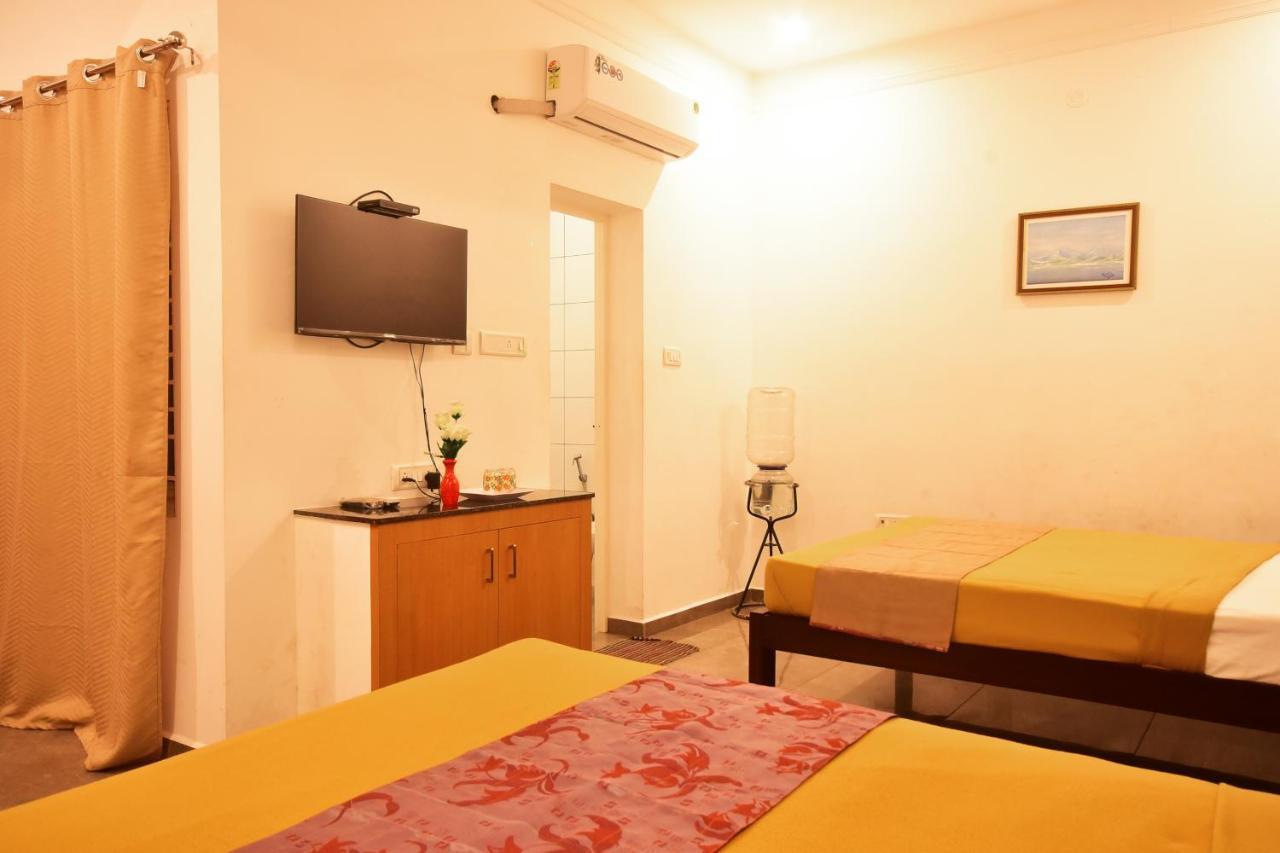 Bharathi Residhome 蓬蒂切里 外观 照片