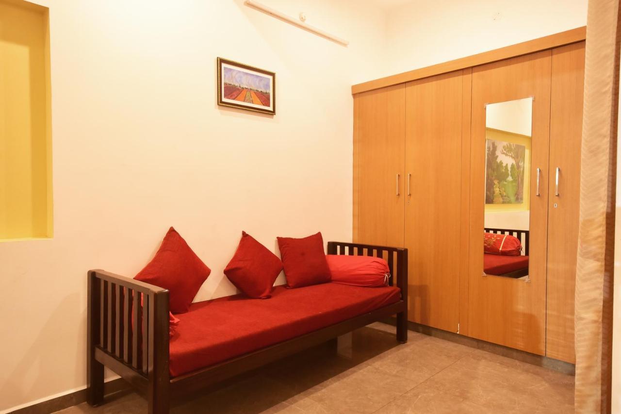 Bharathi Residhome 蓬蒂切里 外观 照片